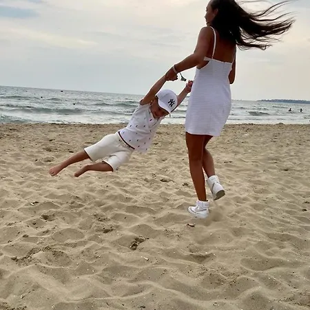 Sun Wave Near The Sea Μπουργκάς